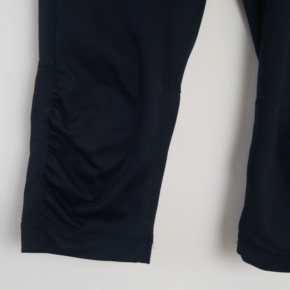 Silky Stretchy Comfy Capri Pants Leggings - Picture 2 of 9